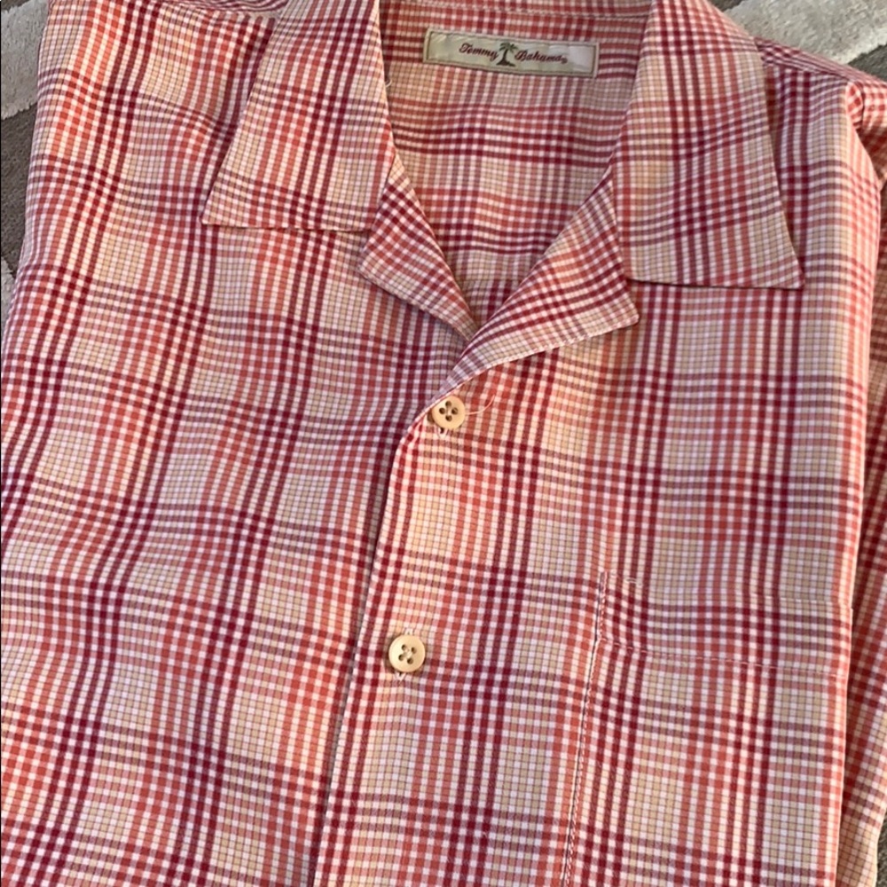 Tommy Bahama Short Sleeve 100% Silk Shirt